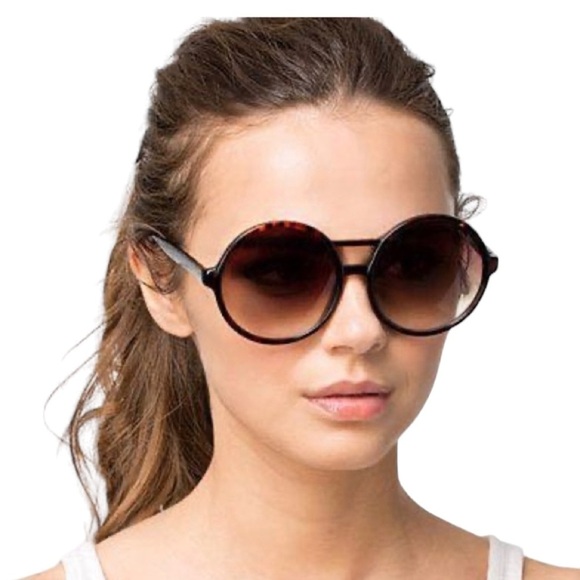 New sunglasses Komono sunglasses coco black smoke main image 10